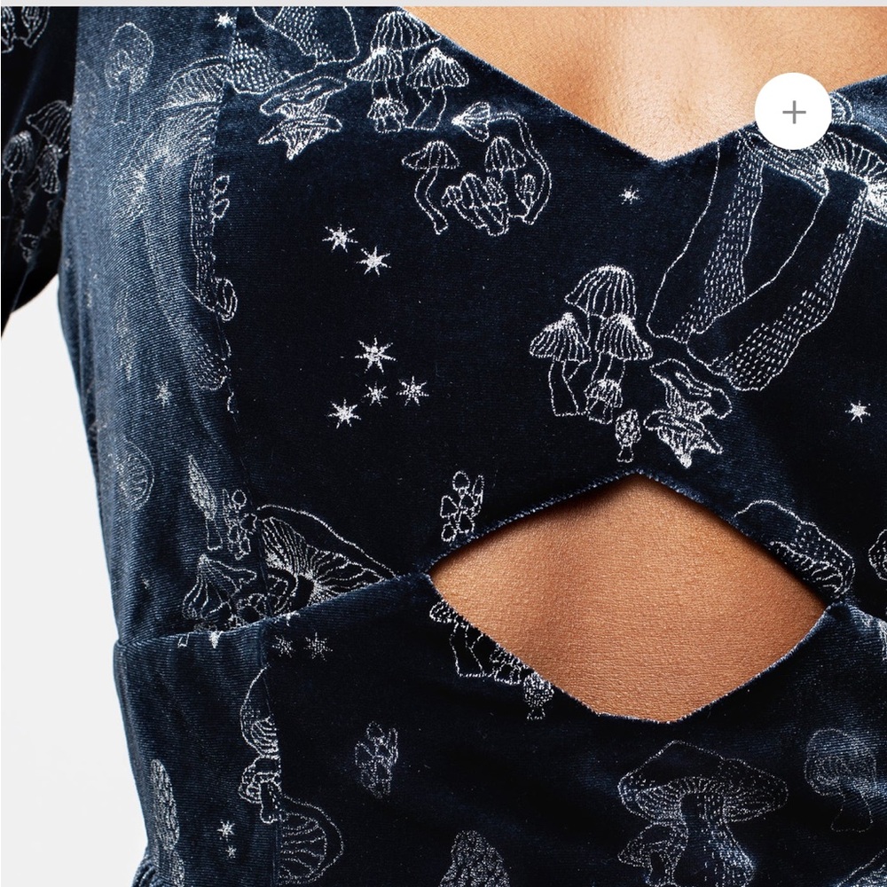 Disturbia Faefire Foil Print Velour Cut Out Mini
Dress Dusky Blue Mushroom Print - Picture 9 of 14